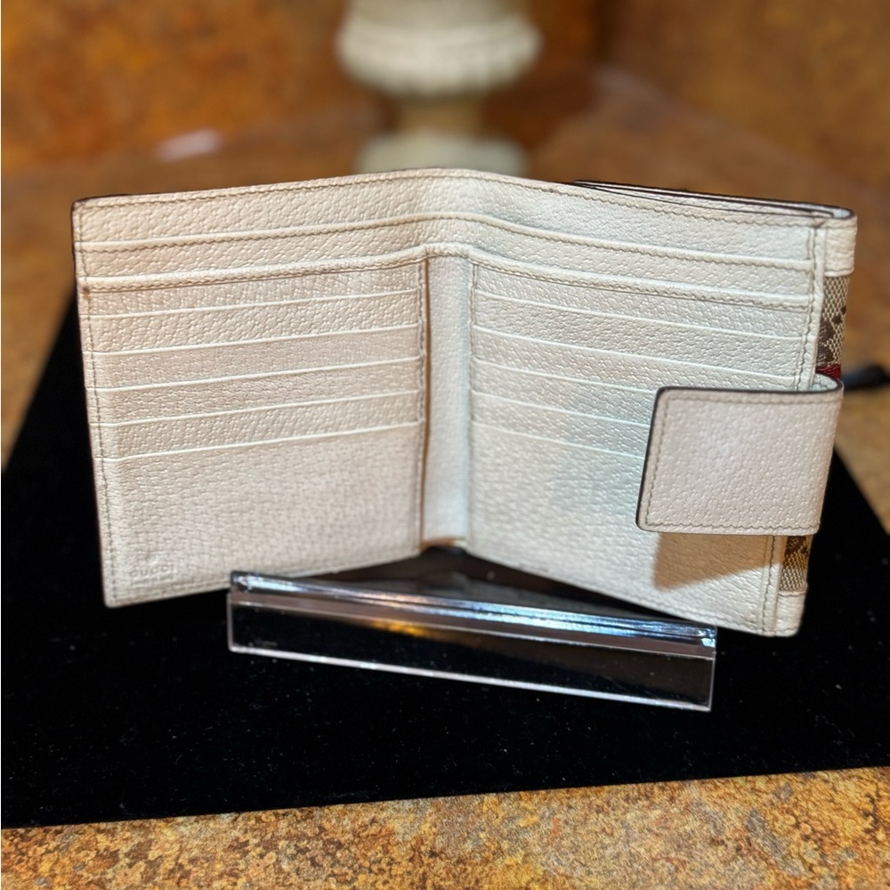 Gucci Beige and Red Wallet with Green Stripe - Picture 5 of 8